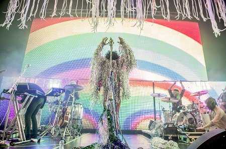 The Flaming Lips live at Manchester Apollo, May 2014 (Photo: Gary Mather for Live4ever Media)