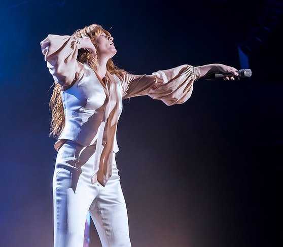 Florence & The Machine @ Sheffield Arena (Photo: Gary Mather for Live4ever)
