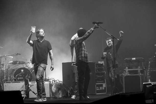 Elbow at the Manchester Apollo (Photo: Gary Mather for Live4ever)
