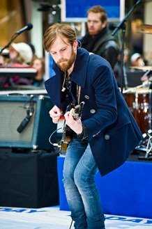 Caleb Followill braves the cold weather in New York City (Photo: Live4ever)