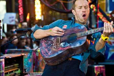 Chris Martin in New York City, October 2011 (Photo: Live4ever)