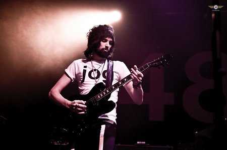 Serge Pizzorno live with Kasabian in New York (Photo: Paul Bachmann for Live4ever)