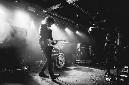 Carl Barat performing with new band The Jackals (Photo: Niall Lea for Live4ever)