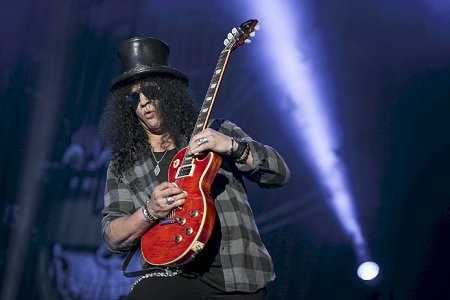 Slash live in Manchester, Nov 2014 (Photo: Gary Mather for Live4ever)