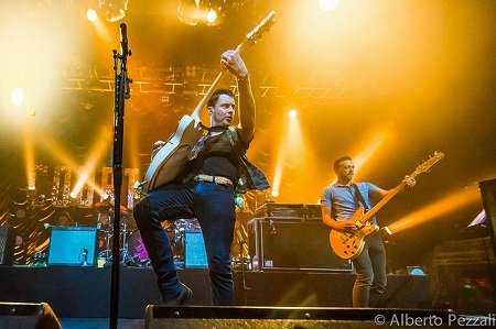 Liam Fray live with The Courteeners in London (Photo: Alberto Pezzali for Live4ever Media)