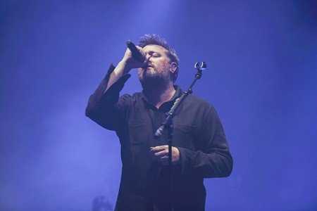 Guy Garvey fronting Elbow (Photo: Gary Mather for Live4ever Media)