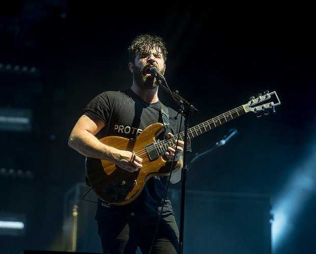 Yannis Philippakis fronting Foals at Leeds Festival 2016 (Photo: Gary Mather for Live4ever)
