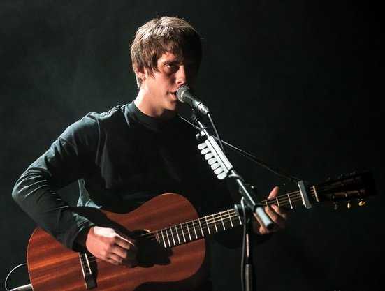 Jake Bugg performing at the Brixton Academy, London (Alberto Pezzali for Live4ever)