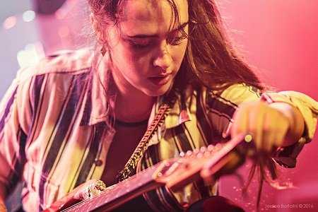 Hinds playing the Bristol Trinity (Jessica Bartolini for Live4ever)