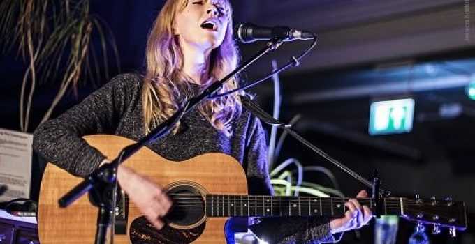 Lucy Rose at number one on UK Record Store Chart with No Words Left