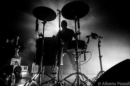 Isaac Holman with Slaves at the Forum, London. (Photo: Alberto Pezzali for Live4ever Media)