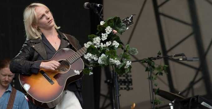 Laura Marling details tours of North America and Australasia
