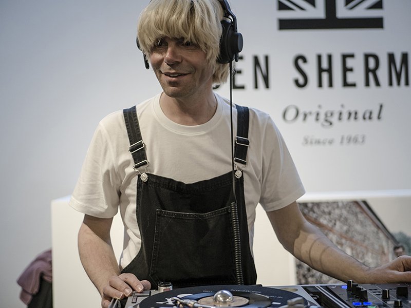 Tim Burgess DJing at the Bands FC event, Ben Sherman popup, NYC (Photo: Paul Bachmann / Live4ever)