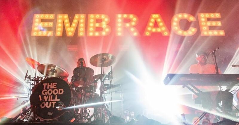 A photo of Embrace at the Leeds O2 Academy (Scott Smith / Live4ever)