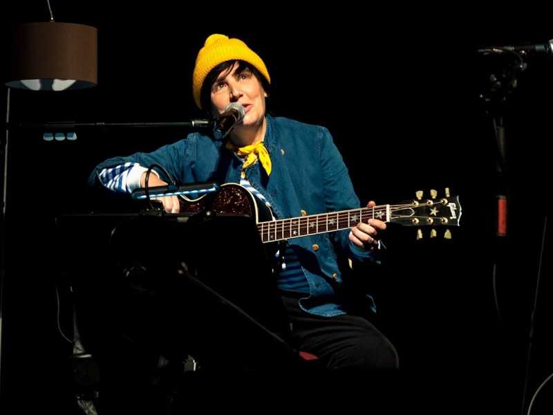 Sharleen Spiteri performing an intimate acoustic set in Aberdeen to help launch the new Texas album Hi (Paul Smith for Live4ever)