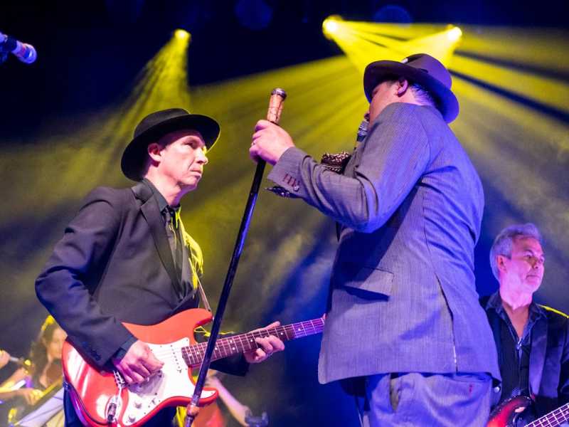 Peter Doherty and Frederic Lo live in London (Adam Hampton-Matthews for Live4ever)