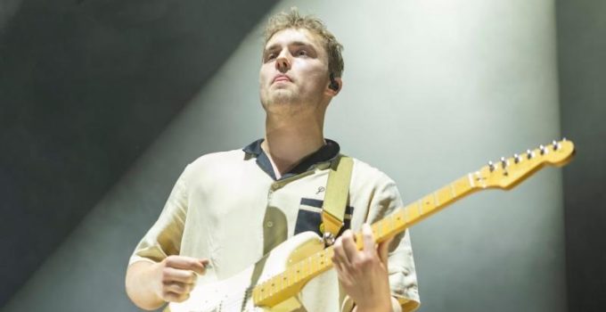 Sam Fender cancels US tour dates to focus on mental health