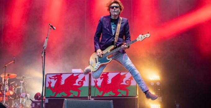Manic Street Preachers, Pale Waves and more – Day 1 at Y Not Festival 2022
