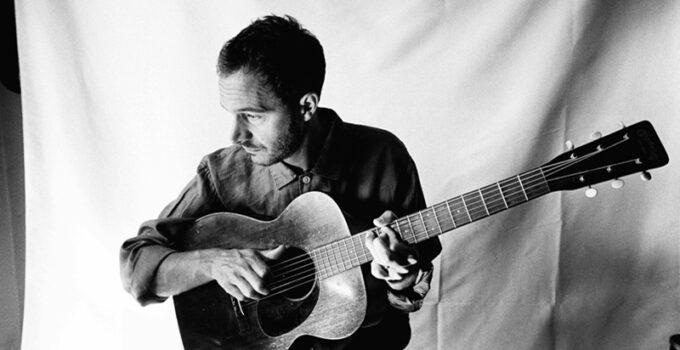 Editors’ Tom Smith shares new solo single Leave
