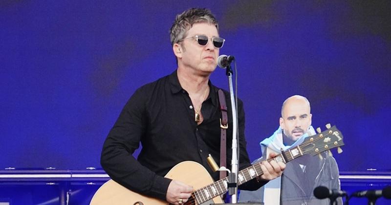 Photo of Noel Gallagher live with Oasis at Heaton Park, Manchester on July 16th, 2025 (Lisa Mark for Live4ever)