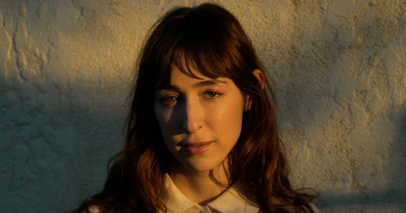 A photo of musician johanna samuels