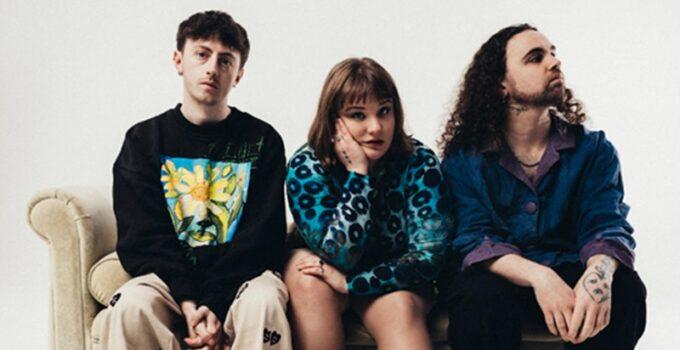 Gen and the degenerates release new single favourite jumper