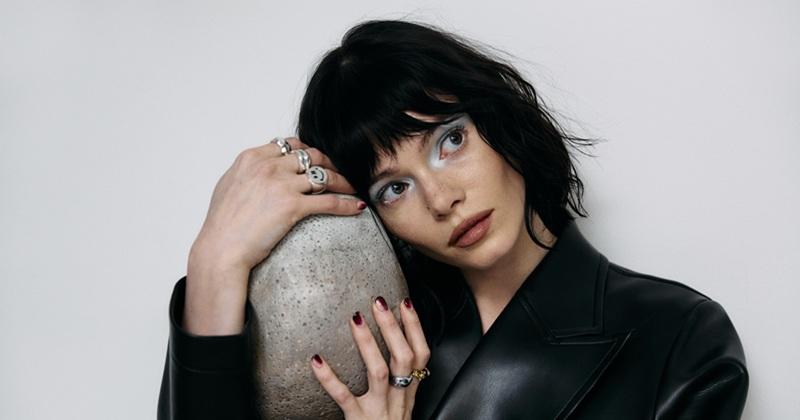 A photo of musician winona oak